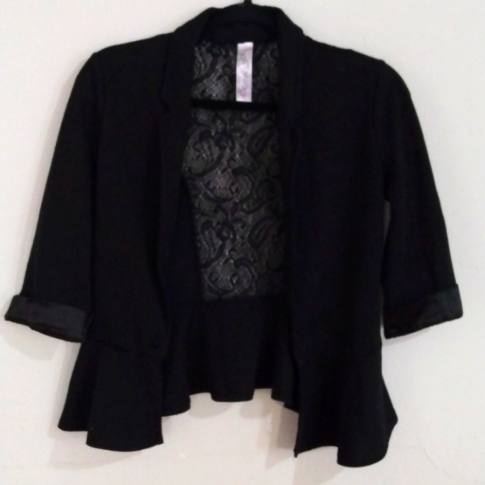 Lace-Back Jacket 🖤